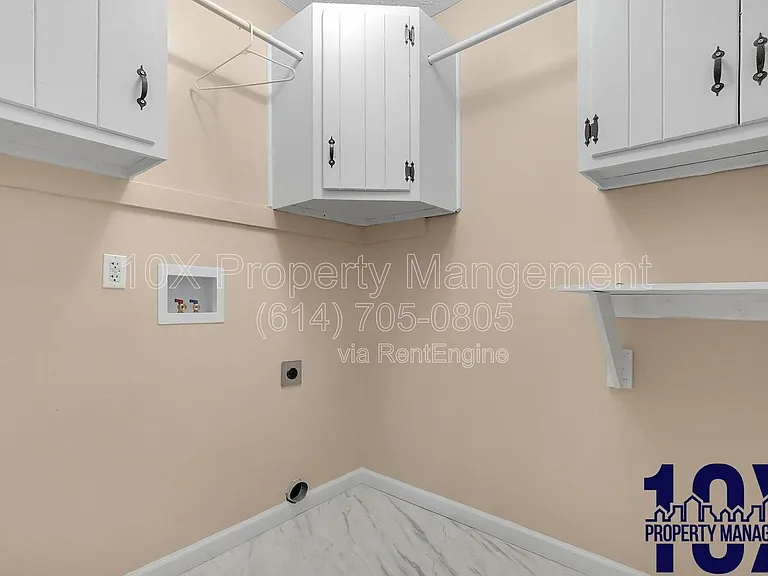 1652 Summit St #A — Photo 22