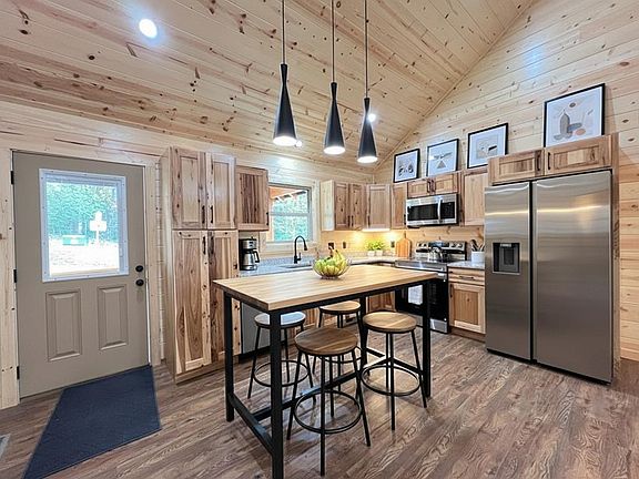 3rd image of 94 Ranger Trail Way