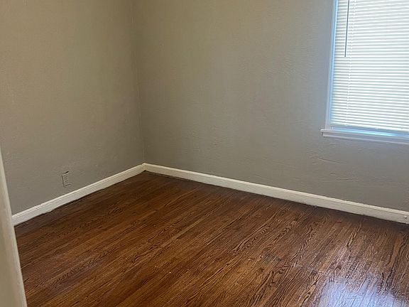 3rd image of 3739 Newton Ave N