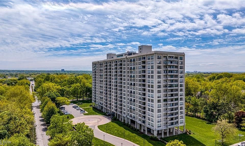 1st image of One Bratenahl Place Blvd #908