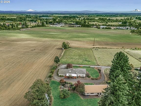 3rd image of 32851 Gilmore Rd