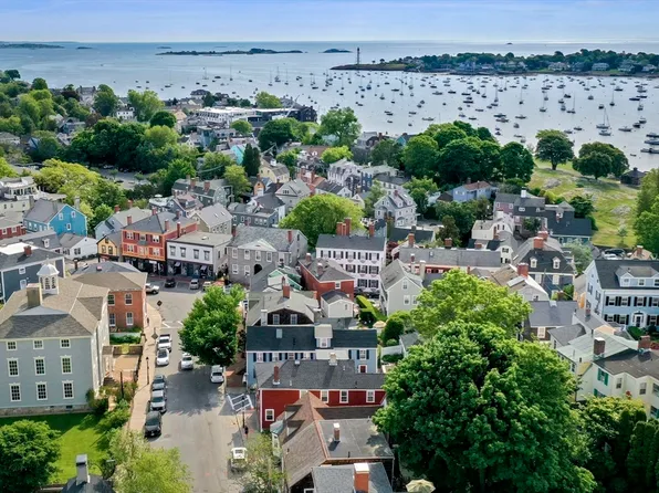 1 Mason St #2, Marblehead, MA 01945