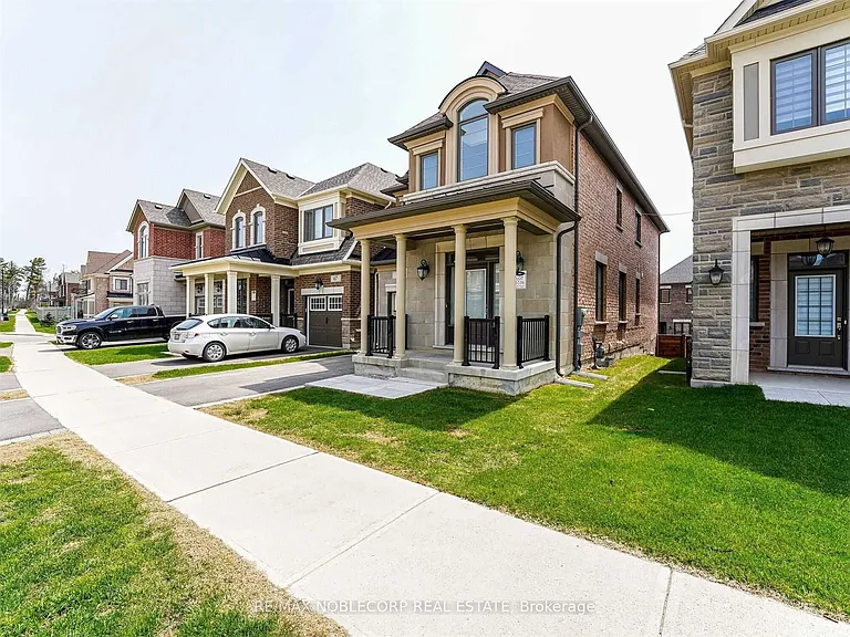 71 Pierre Berton Blvd — Photo 2