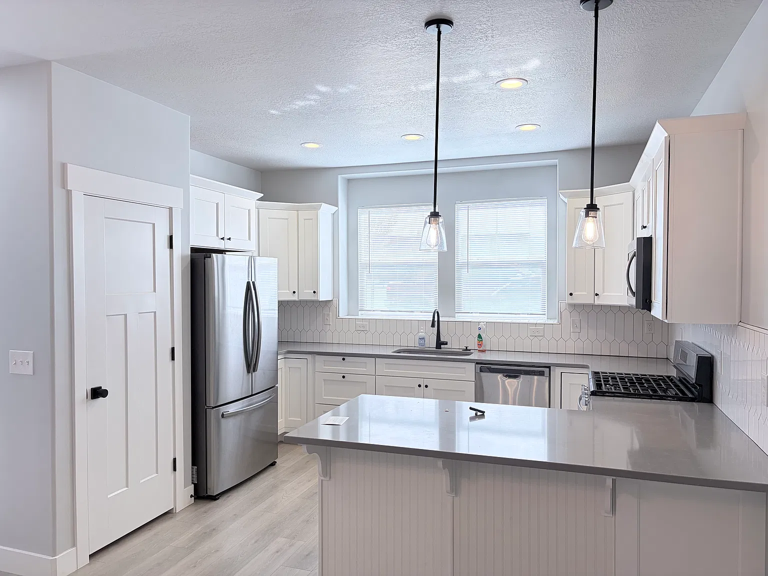 4336 Rex Peak Way — Photo 2