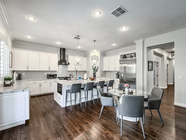 7166 Frontier Hills Ave — Photo 14