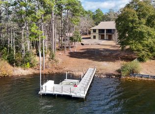 2060 Spring Lake Rd, Defuniak Springs, FL 32433