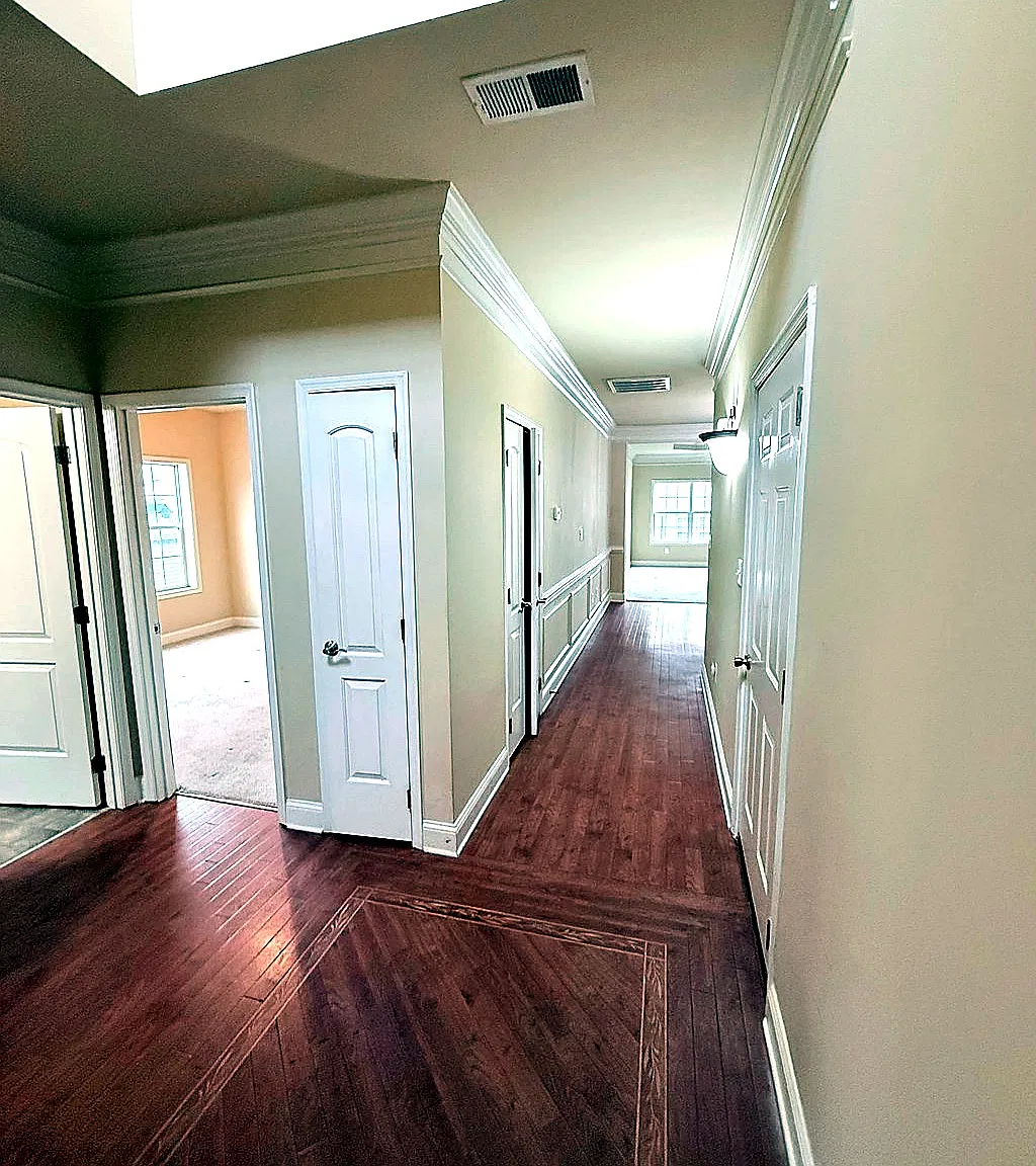 3 bed, 2000 sqft, $1,695 — Photo 2