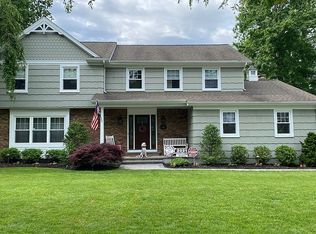 52 Yellow Brick Rd, Wayne, NJ 07470