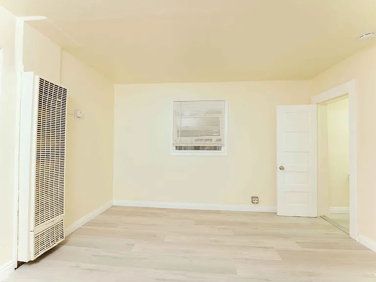 11507Medi — Photo 2