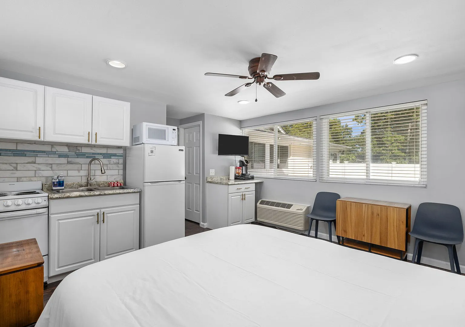 Fully Furnished Kimmswick Apartment with Washer/Dryer — Photo 4