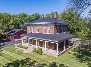 5322 S Riverside Ter, Saint Joseph, MO 64507