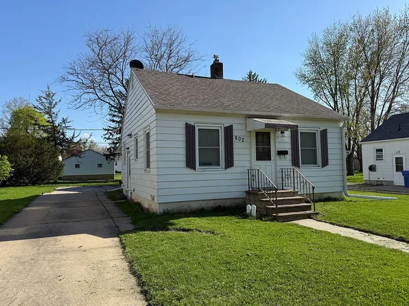 802 9th Ave, Charles City, IA 50616