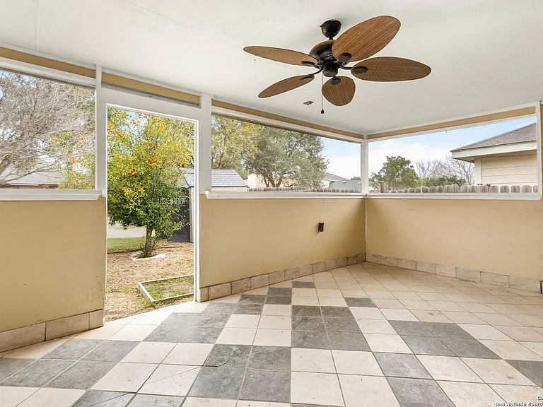 7403 Concerto Dr — Photo 23