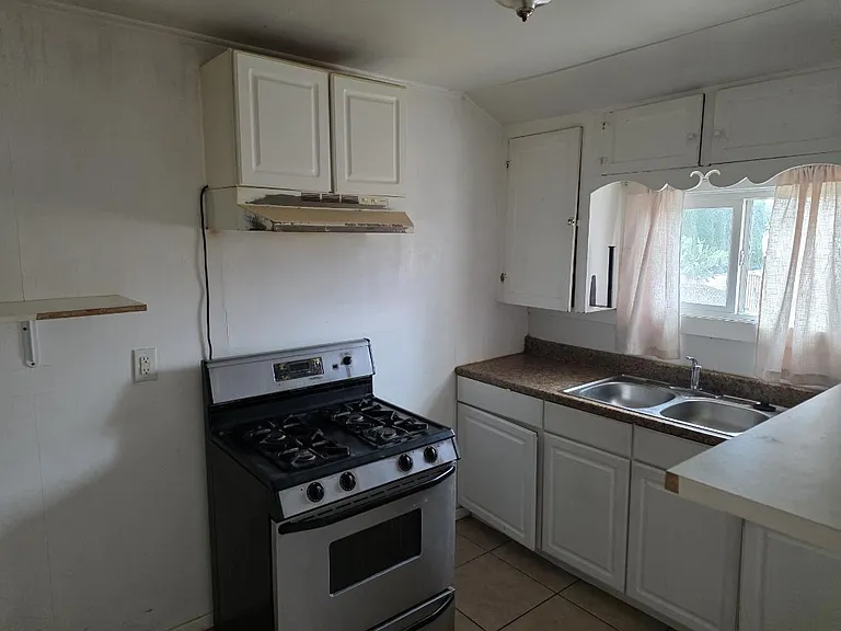 1024 S Belle Ave — Photo 4