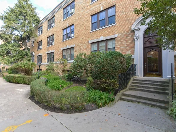 411 Washington St APT 1B, Brookline, MA 02446