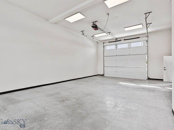 5th image of 2994 N 27th Ave #A & B