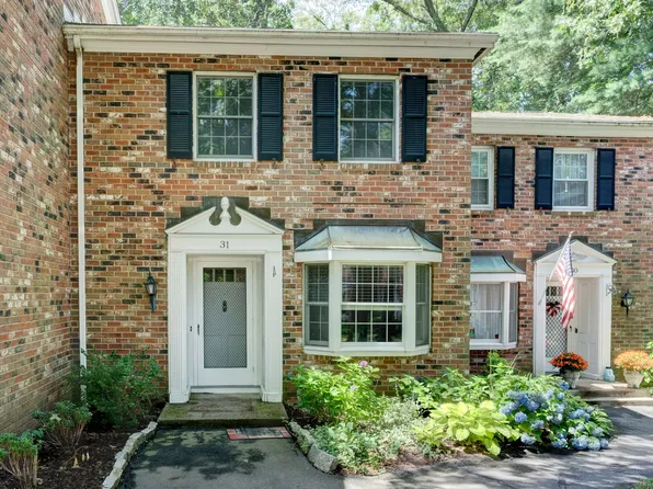 31 Tunxis Village #31, Farmington, CT 06032