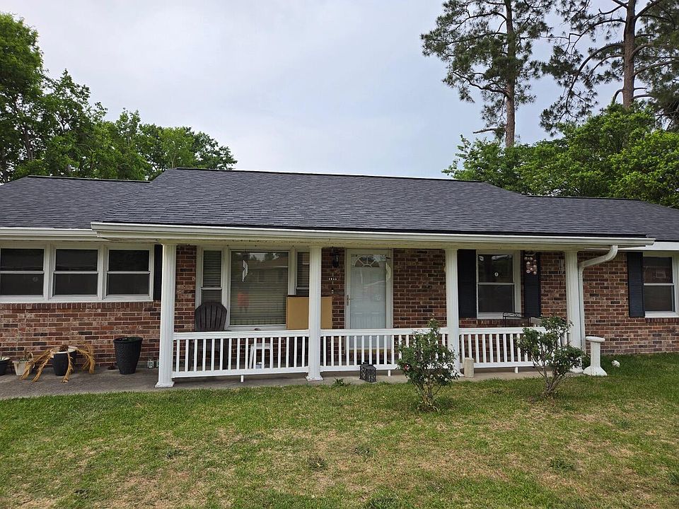1st image of 1915 Preston Drive