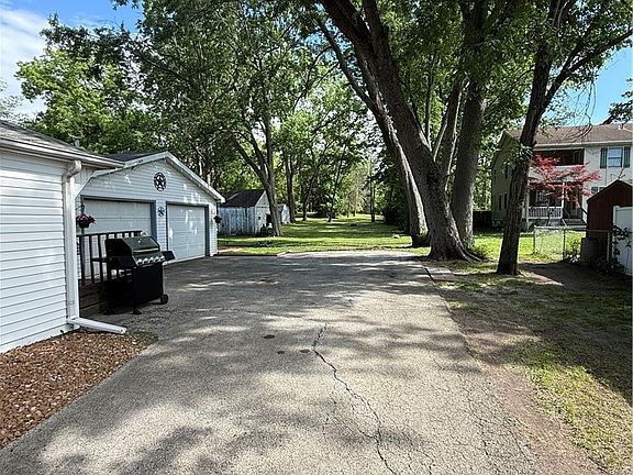 4th image of 1529 W Ravina Park Rd