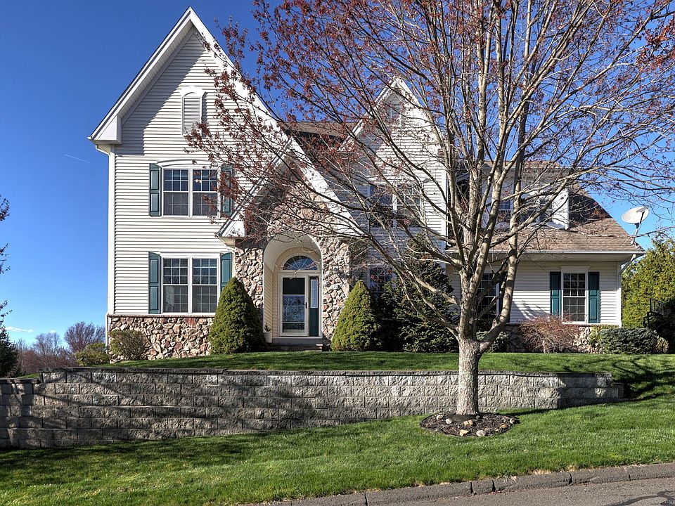 1st image of 28 Brookside Drive #28
