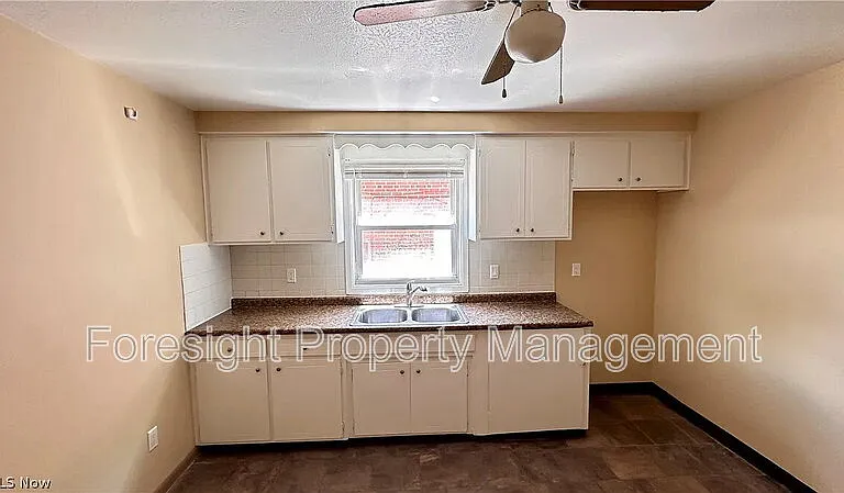 1434 E 222nd St — Photo 9