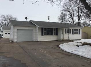 4107 Linden Dr, Kearney, NE 68847