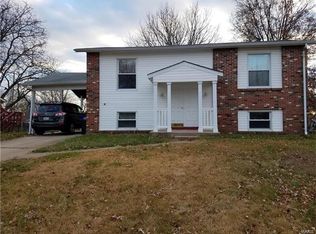 374 Sorrento Dr, Ballwin, MO 63021