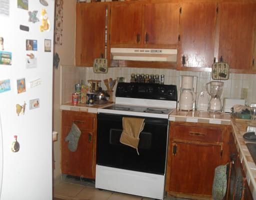 4th image of 7317 SW 8th Ct