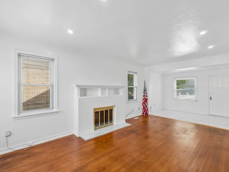 2512 NW 32nd St — Photo 5