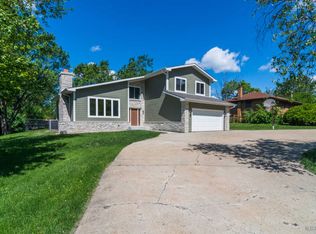 2N346 Prairie Ave, Glen Ellyn, IL 60137