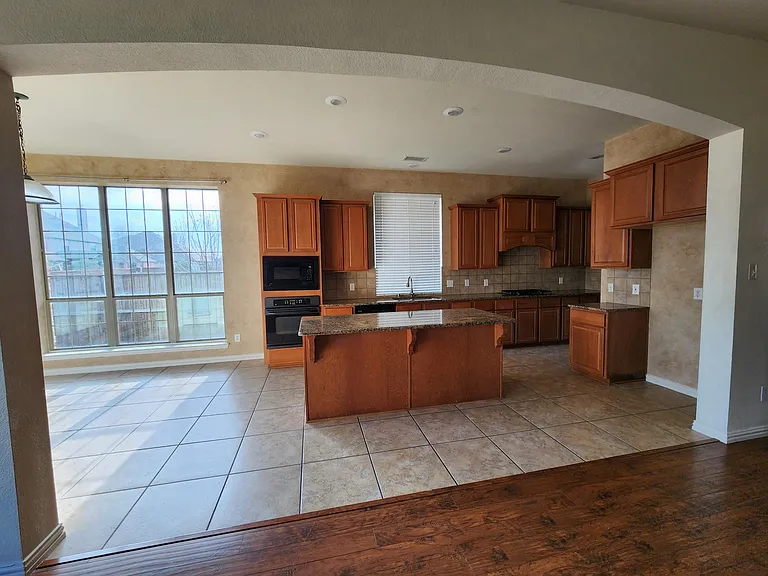 2818 Independence Dr — Photo 5