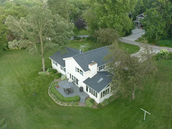 17849 Wedgewood Dr, Zumbrota, MN 55992