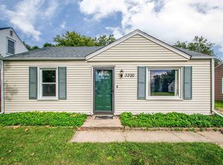 3320 N Stanley St, Peoria, IL 61604