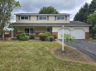 8 Lanyard Ln, Baldwinsville, NY 13027