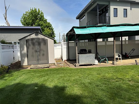 5th image of 115 Freeman Avenue