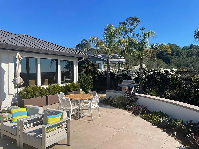 Samantha Ct — Photo 9