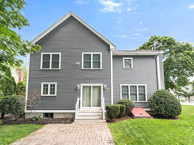 46 Loring Ave — Photo 40