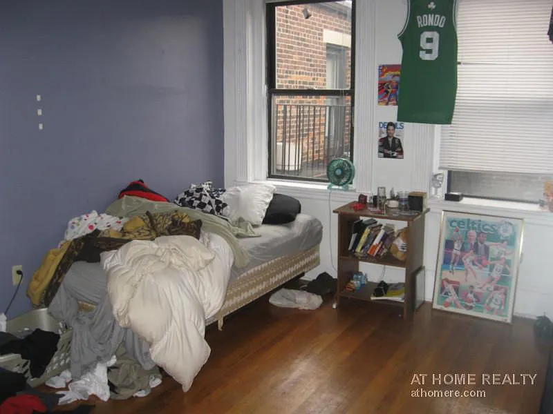 3 bed, 1.0 bath, $3,400 — Photo 2