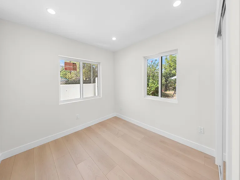 1029 N Glendale Ave #A — Photo 8