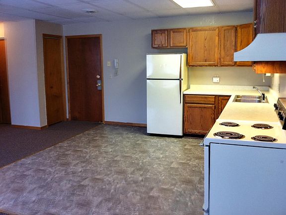 4th image of 402 Central Ave N #203