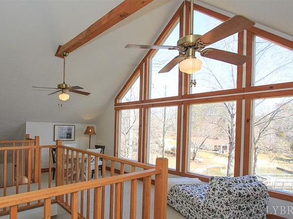 5th image of 1010 Parkside Dr