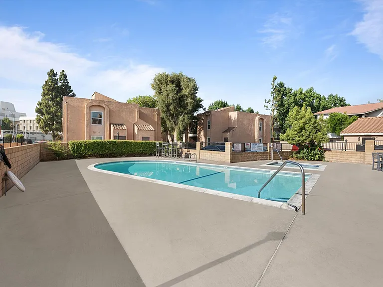 Ironwood Apartments — Photo 18