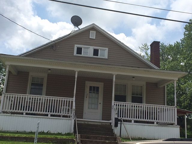 1st image of 209 E Church St