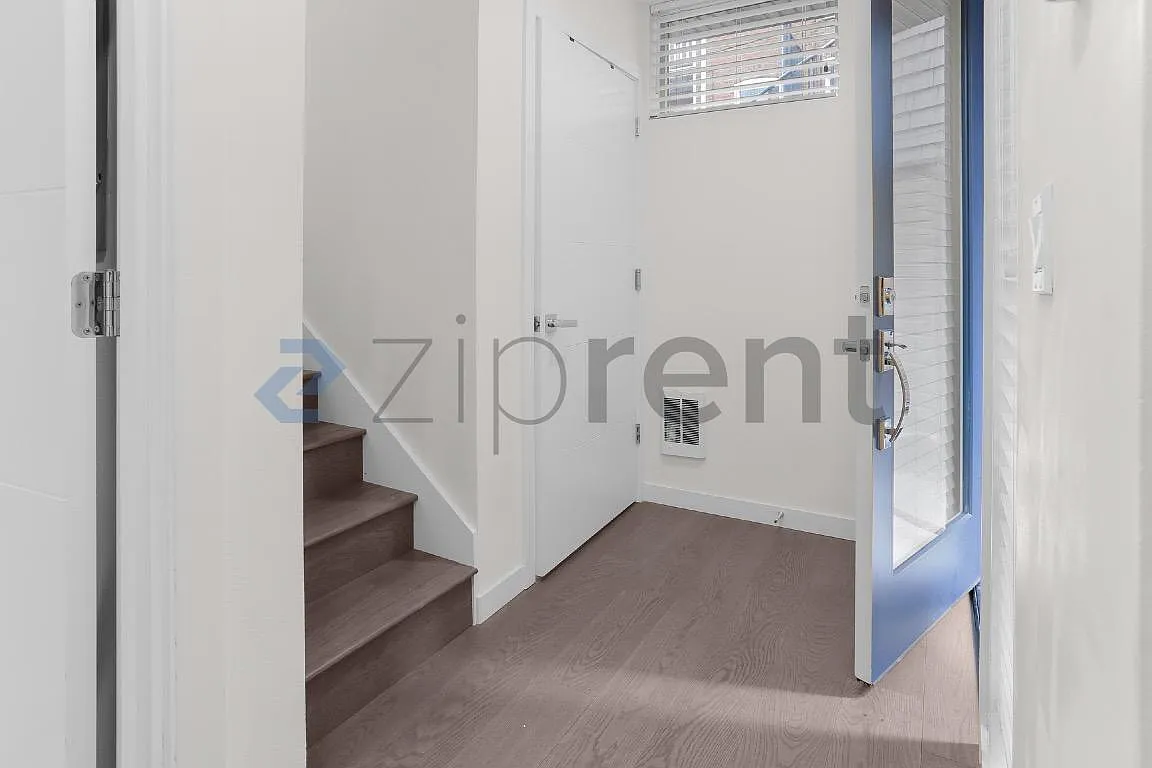 2 bed, 950 sqft, $3,250 — Photo 3