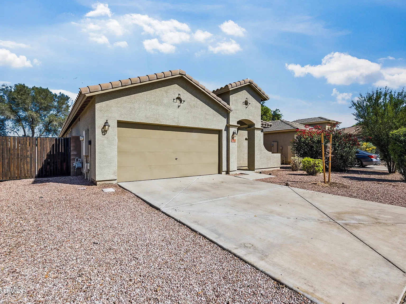4 bed, 3.0 bath, 1825 sqft, $1,995 — Photo 2