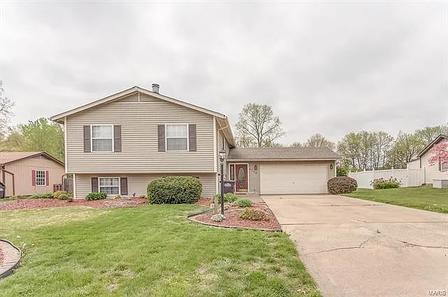 4710 Storeyland Dr photo 1