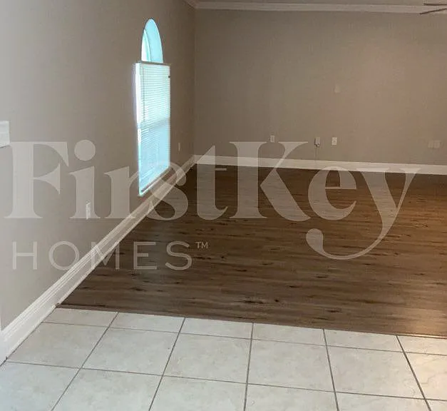2458 Arslan St — Photo 4