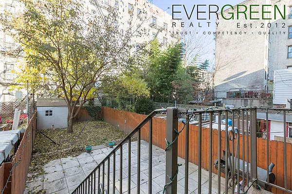 Rented by Evergreen Apartments BK | media 69