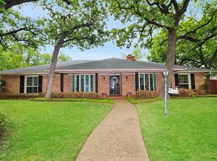 5604 Charlott St, Fort Worth, TX 76112