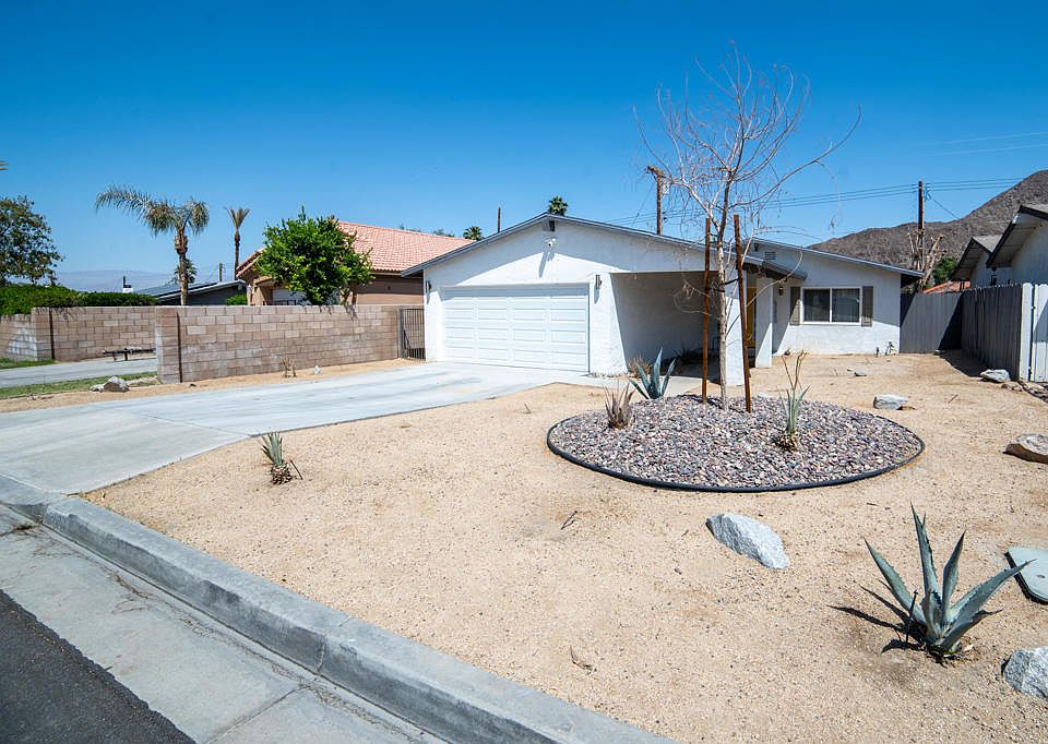 1st image of 52880 Avenida Navarro